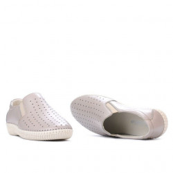 Naisten / nuorten mokkasiinit 689 beige