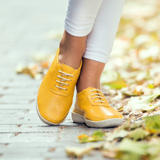 Naisten loaferit 688 keltainen lifestyle
