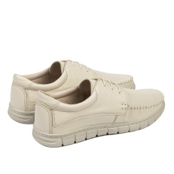 Miesten mokkasiinit 947 beige01