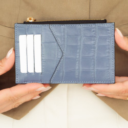 209g croco blue sky korttikotelo lifestyle