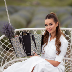 Naisten rantakassi 044g 01 musta raffia lifestyle