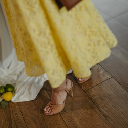 Naisten sandaalit 1365 lakattu beige lifestyle